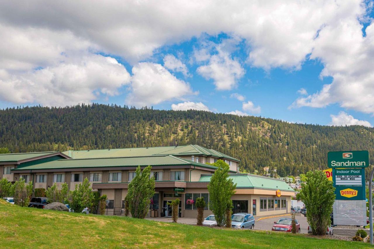 Sandman Hotel & Suites Williams Lake Bagian luar foto