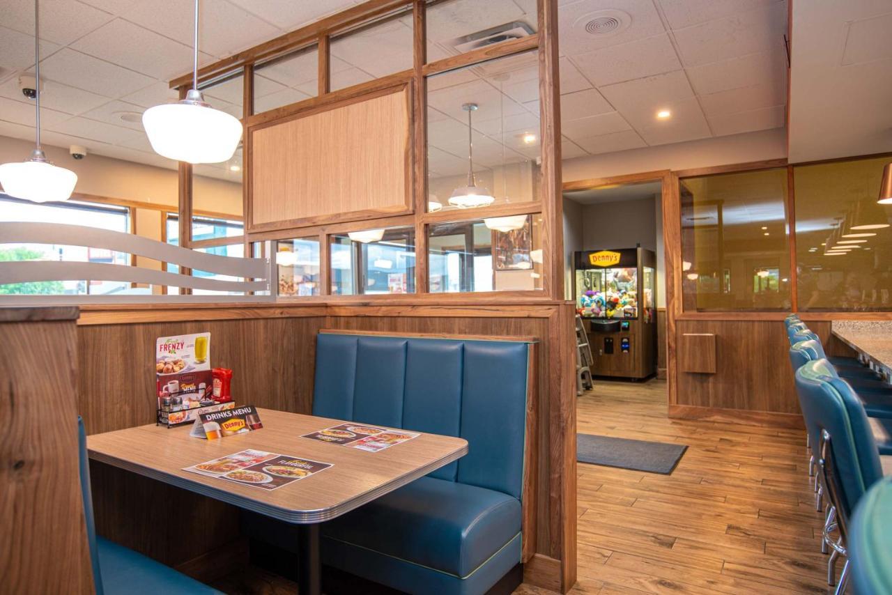 Sandman Hotel & Suites Williams Lake Bagian luar foto