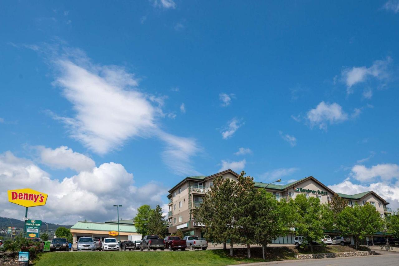 Sandman Hotel & Suites Williams Lake Bagian luar foto