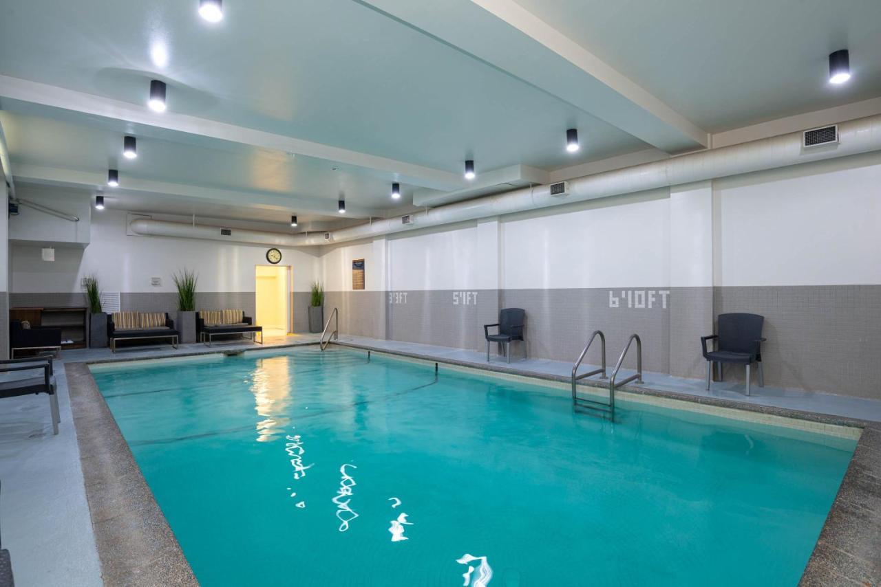 Sandman Hotel & Suites Williams Lake Bagian luar foto