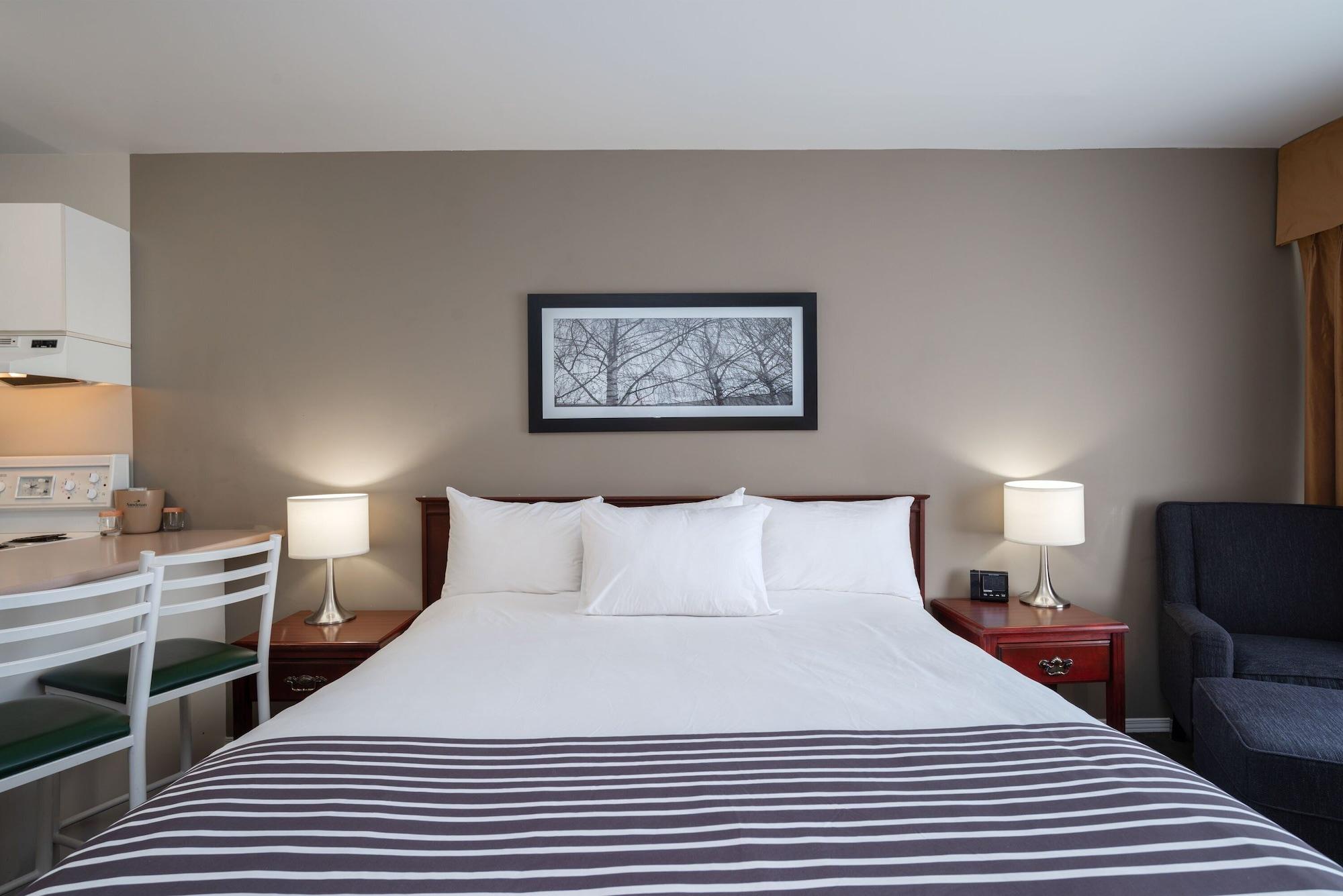 Sandman Hotel & Suites Williams Lake Bagian luar foto