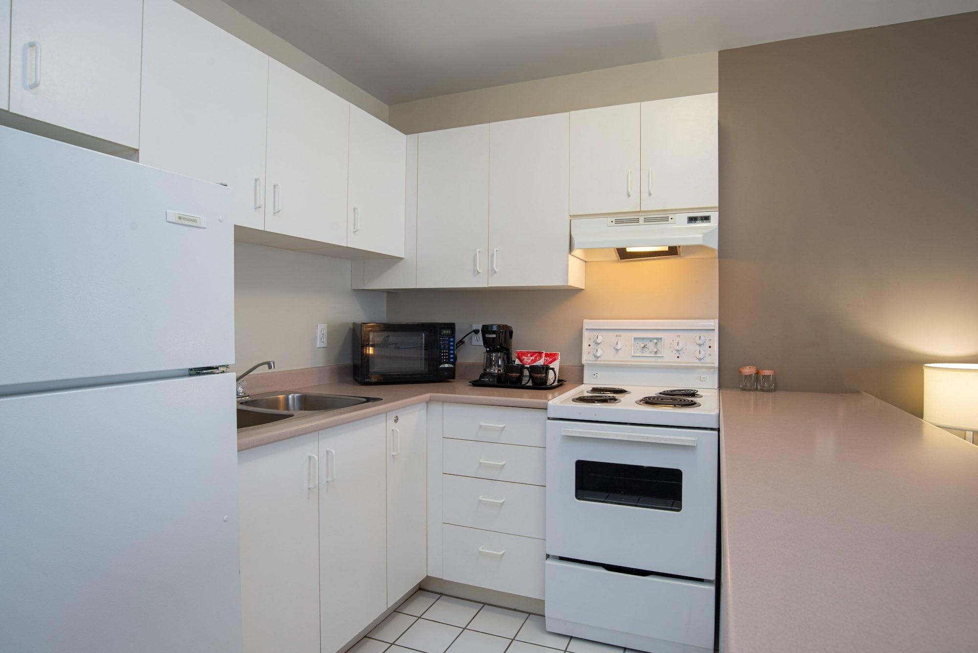 Sandman Hotel & Suites Williams Lake Bagian luar foto