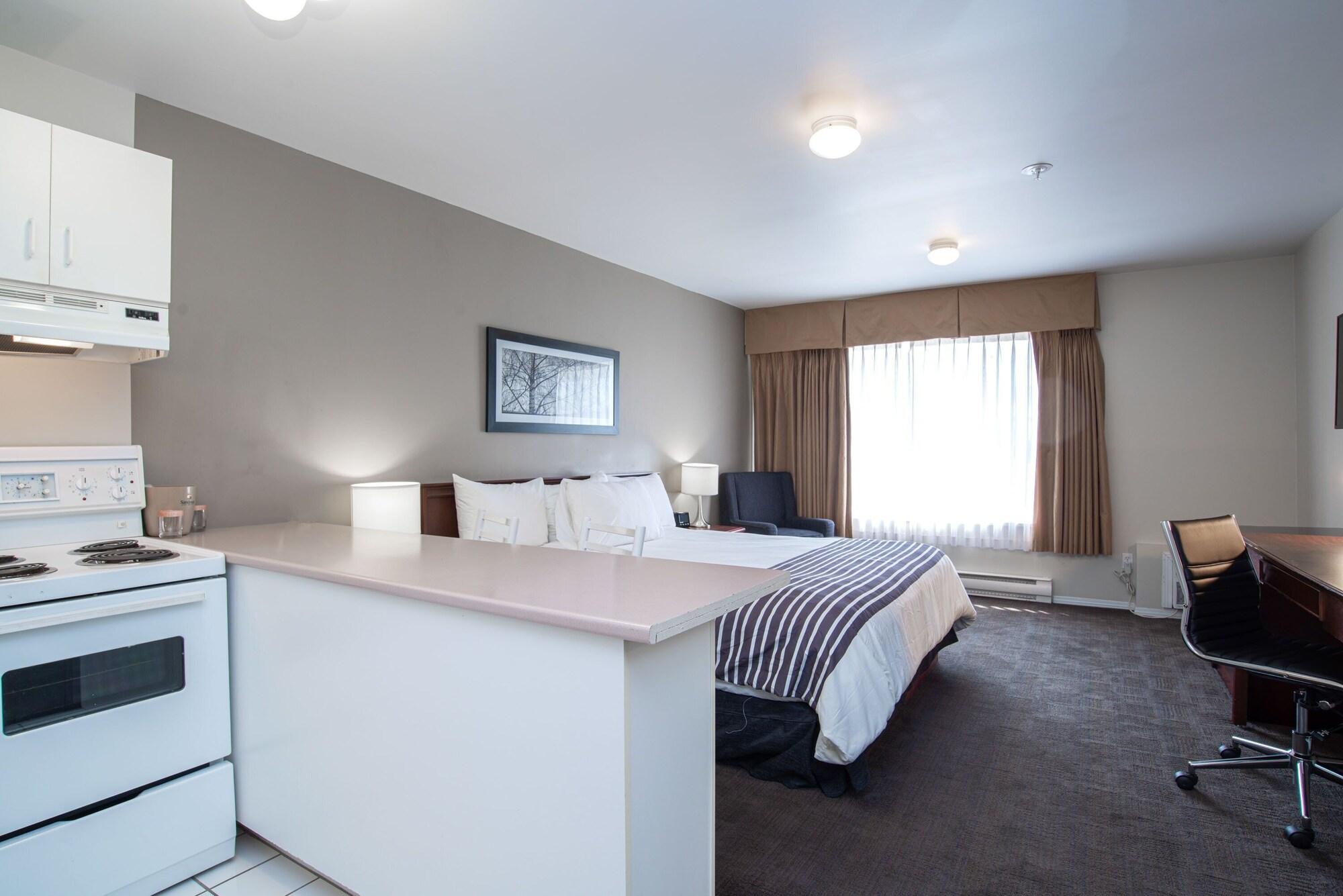 Sandman Hotel & Suites Williams Lake Bagian luar foto