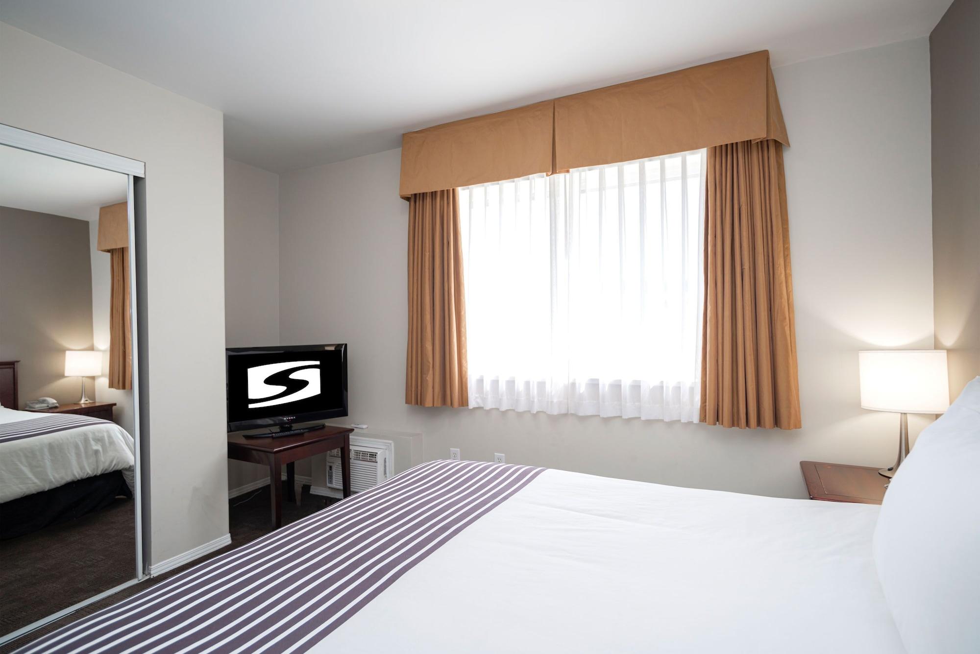 Sandman Hotel & Suites Williams Lake Bagian luar foto