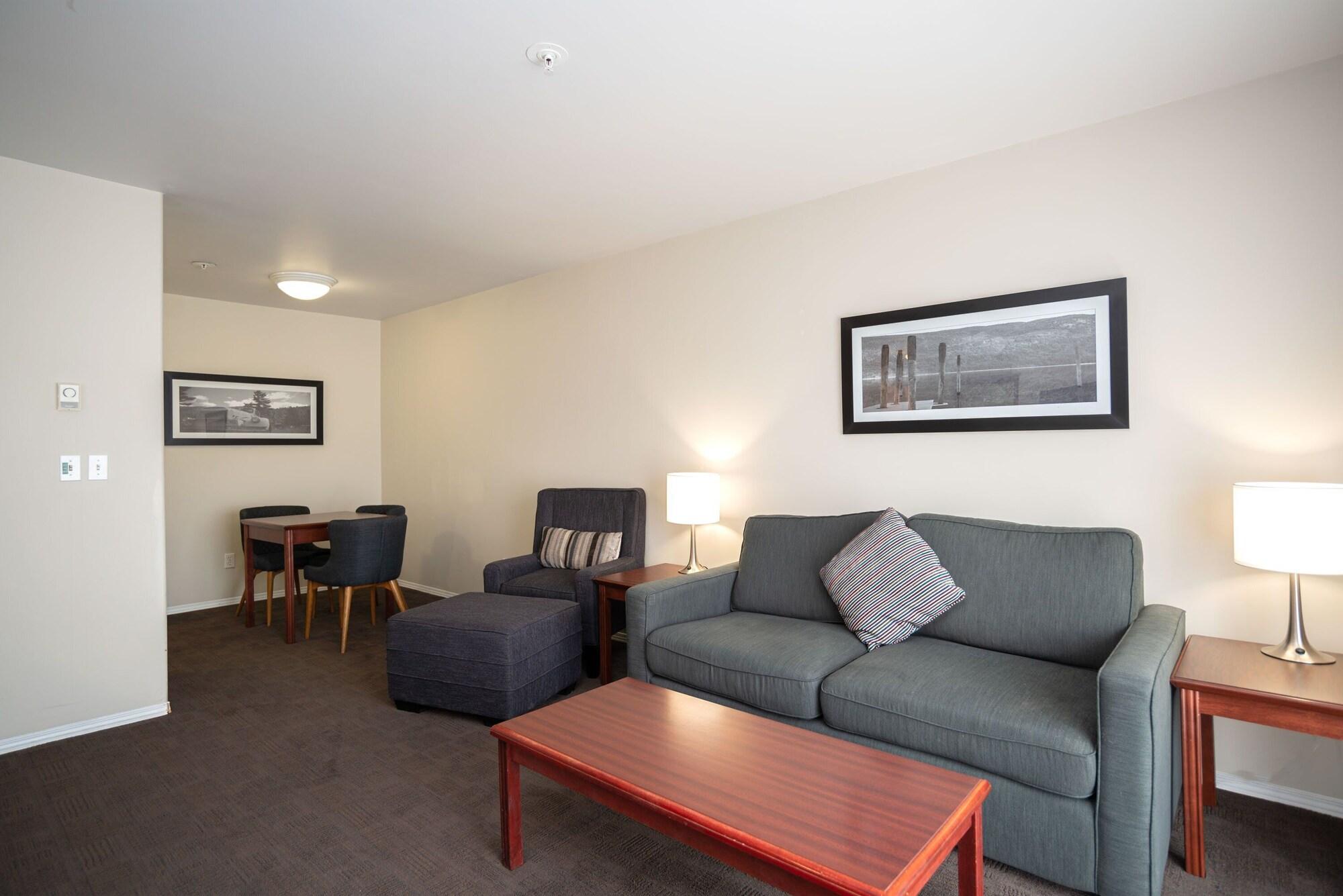 Sandman Hotel & Suites Williams Lake Bagian luar foto
