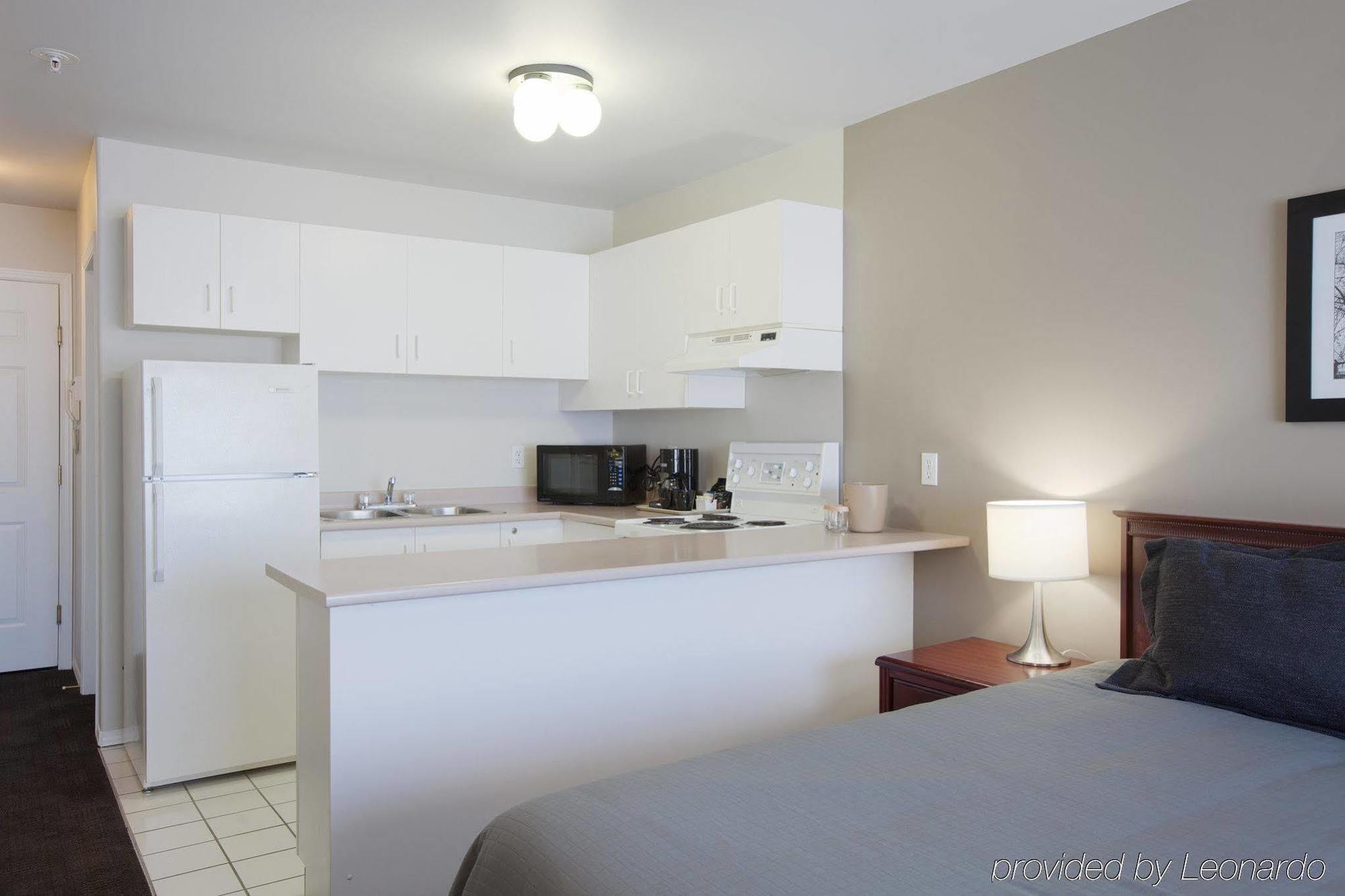 Sandman Hotel & Suites Williams Lake Bagian luar foto